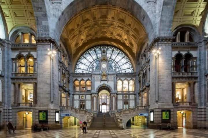 Cozy Apartment In Antwerpen Centraal Antuérpia Exterior foto